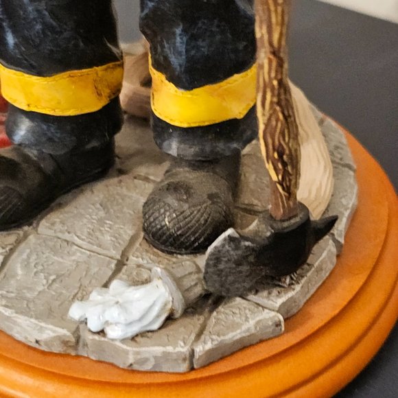 Fireman Statue Figurine #182246 About Face Designs - Picture 3 of 7
